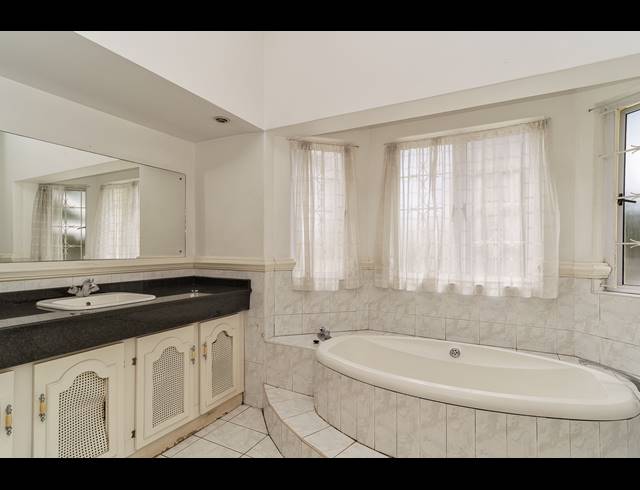 700M² BED & BREAKFAST FOR SALE IN SPARKS ESTATE